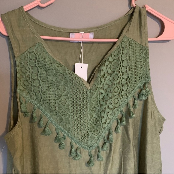 Green Tank - Picture 2 of 6